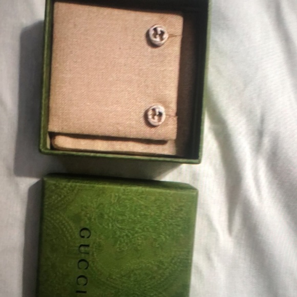 Gucci Interlocking silver studs - Picture 3 of 6